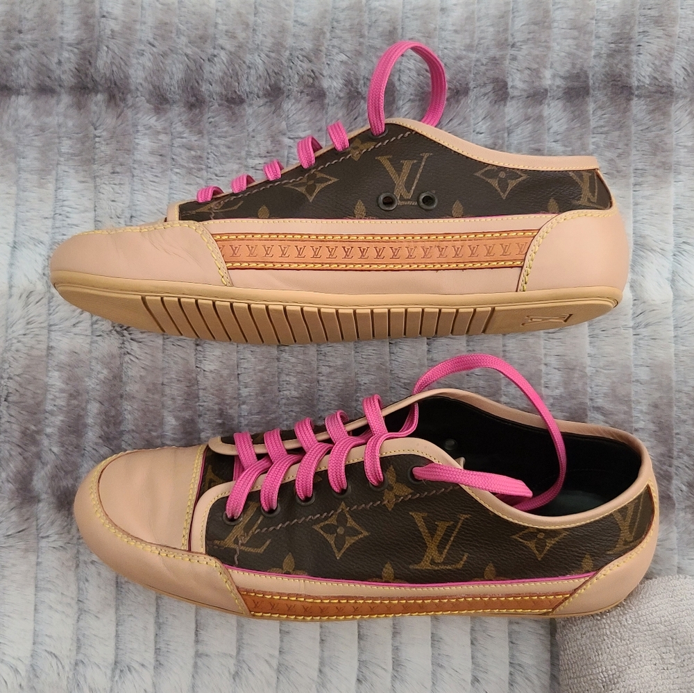 Rare Vintage Louis Vuitton LV monogram womens shoe size 7 w/ pink laces/trimming